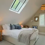 Musthay Mews Tockington Cottage