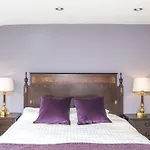 3 Berkeley Square Guesthouse