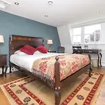 3 Berkeley Square Guesthouse