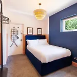 Your Apartment I Clifton House