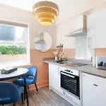 Your Apartment I Clifton House