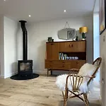 Ideal Bristol Getaway - 3 Bed Harbourside Home