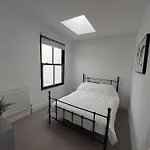 Large Newly Refurbished House Close To Harbour