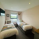Modern & Vintage Inspired Home In Old Totterdown