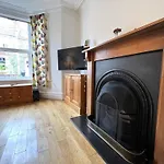 Peaceful Family Retreat Near Gloucester Road