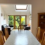 Peaceful Family Retreat Near Gloucester Road