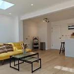 Gated 4 Guests House Free Parking