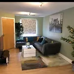 Stunning 3-Bed House In Bristol