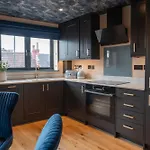 Swiper - 1 Bedroom Luxury Apartment By Mint Stays