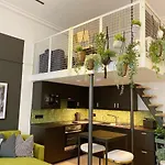 Modern And Bright Three Bed Apartment