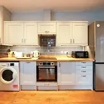 Raleigh 2 Bedroom Flat