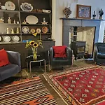 One Bedroom Basement Flat In Canynge Square