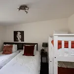 The Pine Cabins Including Games Room, Camp Fire & Hot Tub