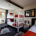 The West Barn Near Bath, Sleeps 24 And 2 Hot Tubs
