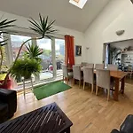 Stunning City Centre 4 Bedroom Penthouse - 2 Car Parking Spaces