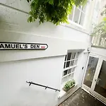 One Bedroom Basement Flat In Canynge Square