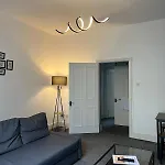 Cosy Meridian Place By Prescott Apartments