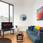 Large 1 Bed Flat-Long Stays-By Matchstickstays