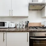 Large 1 Bed Flat-Long Stays-By Matchstickstays