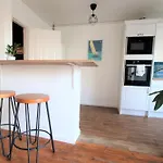 Contemporary Home In Friendly Easton, Free Parking