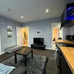 City Rd C - Central Location Long Stay By Shortstayuk