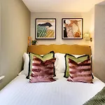 Colston Street I Your Apartment