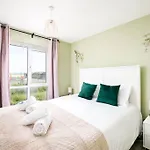 Home Designed For Contractors And Families