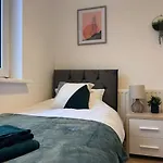 Louise Avenue - Contractors Long Stay By Shortstayuk