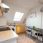 4 Sunnyside Contractors Long Stay By Shortstayuk