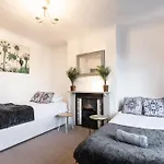 Elmhurst Avenue - Contractors Long Stay Parking By Shortstayuk