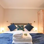 City Centre 1 Bed Apartment- Hopewell