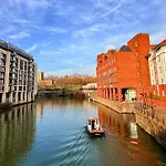 Penthouse River View Apartment With Secure Parking