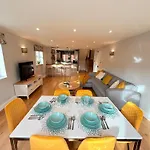 Penthouse River View Apartment With Secure Parking