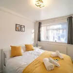 Stylish 4 Bed Henbury Home With Free Parking