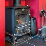 Wood Fire And Parking Large 4-Bed House Extended Stays