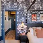 Pembroke House I Your Apartment