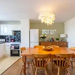 Beautiful Cotham Garden Flat 2 Bedroom