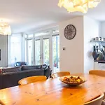 Beautiful Cotham Garden Flat 2 Bedroom