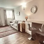 Lake House Annexe - Beautiful Countryside Retreat