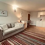 Lake House Annexe - Beautiful Countryside Retreat
