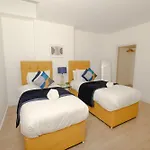 Charming And Bright Flat- Sleeps 6