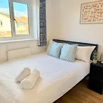 Winsbury Way 3 Bedroom Long Stays