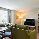 Wellington Place I Your Apartment