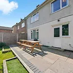 Spacious Luxury Garden House Free Parking