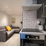 The St Marks One Bed Studio Sleeps1 Wifi -Free Parking