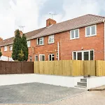 Dings House With Free Parking In Super Central South West City Location By Staystaycations