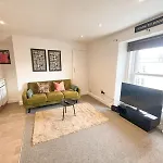 Two Bedroom Flat In City Road