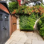 The Mews Flat, Near Clifton Suspension Bridge