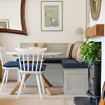 The Mews Flat, Near Clifton Suspension Bridge