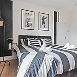 Bs6 5 Bedroom 10 Beds Parking